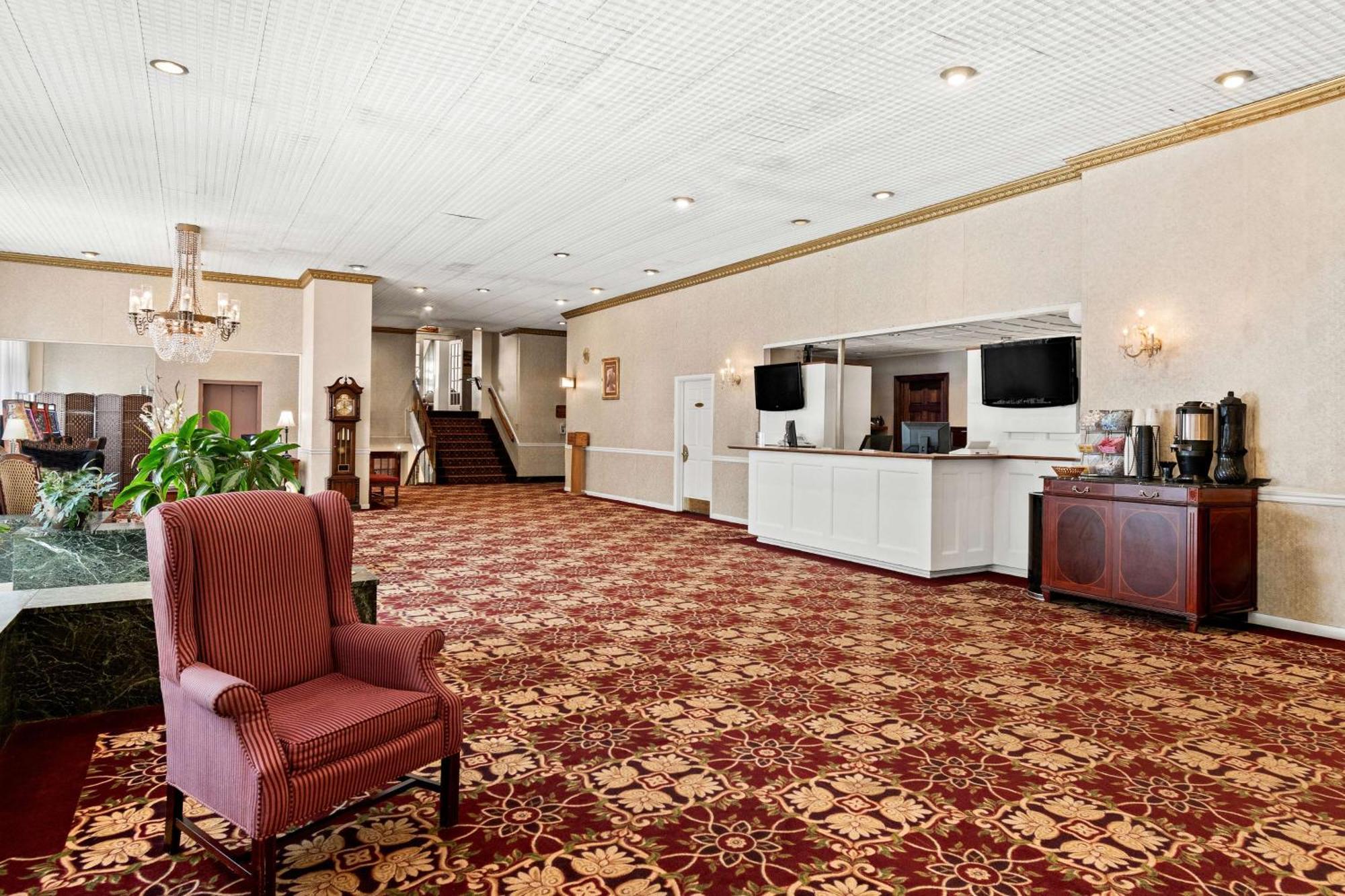 Hotel Genetti Hotel, Surestay Collection By Western 3*