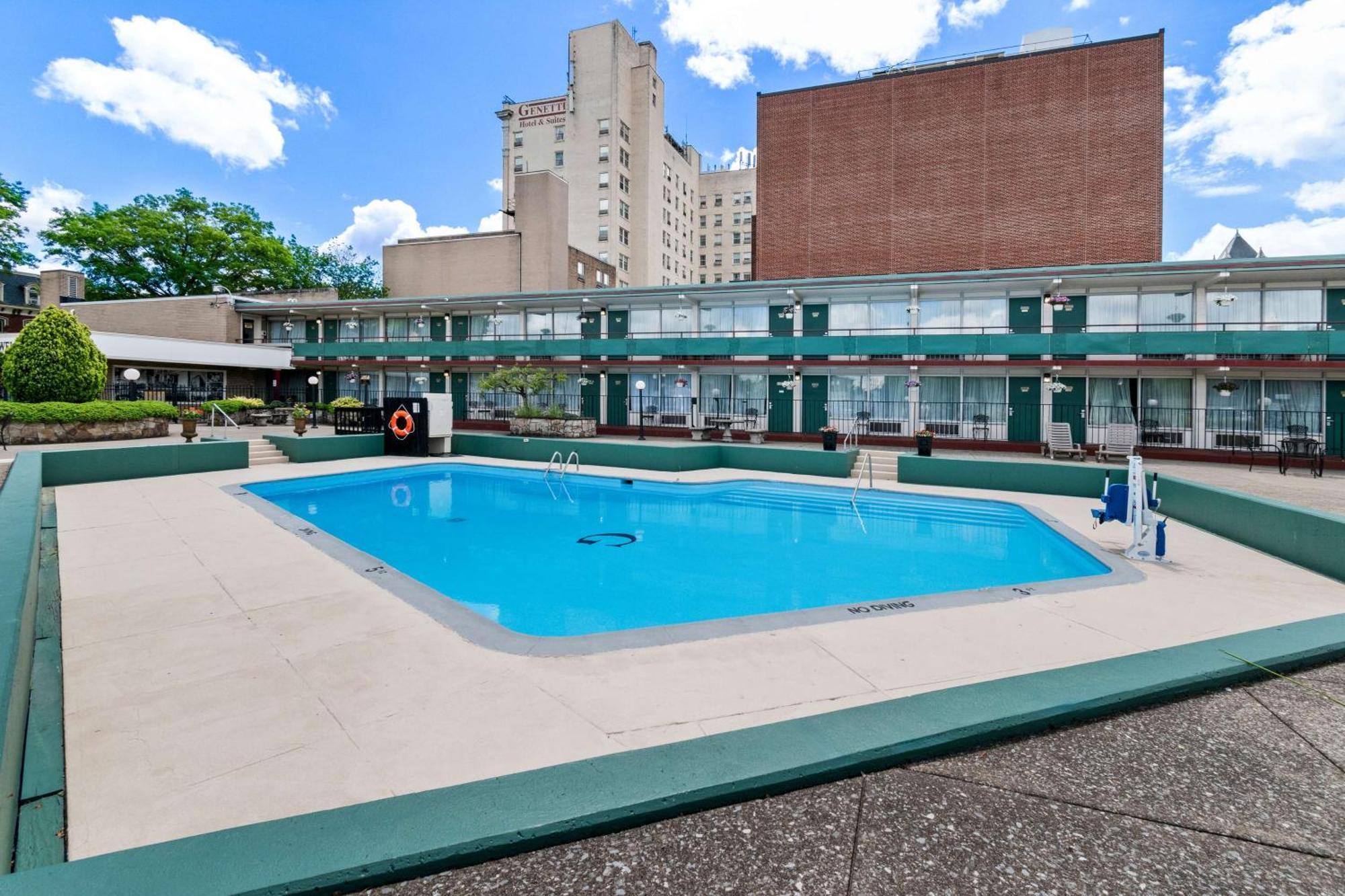 Genetti Hotel, Surestay Collection By Western Hotel 3*