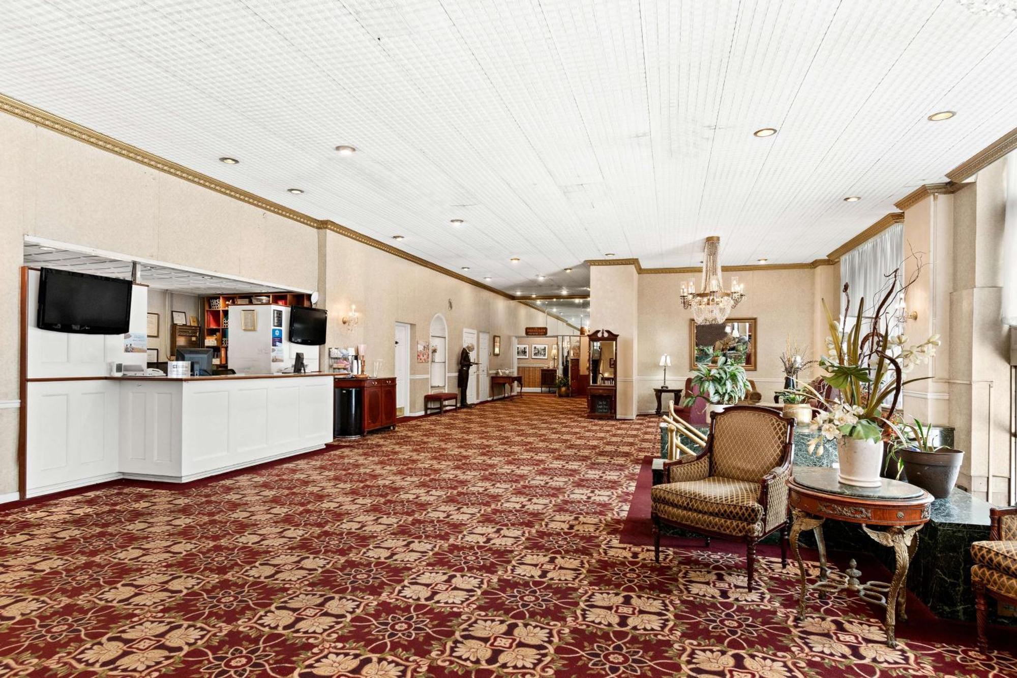 Hotel Genetti Hotel, Surestay Collection By Western 3*